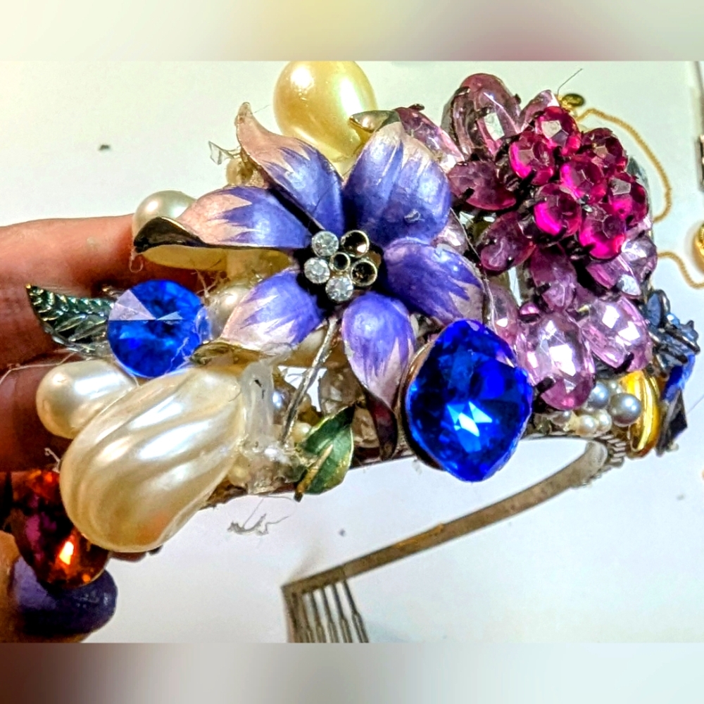Wendy Gell Tiara Pearls Flowers Swarovski Jewels @msanderca